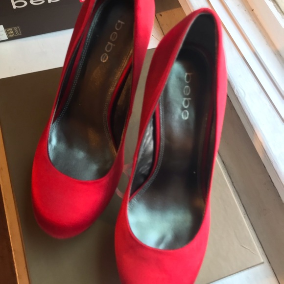 BRAND NEW. Red & black Bebe pumps - Picture 3 of 6
